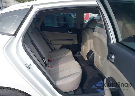 2016 Kia Optima Lx z USA, uszkodzony, nr VIN KNAGT4L39G5094635